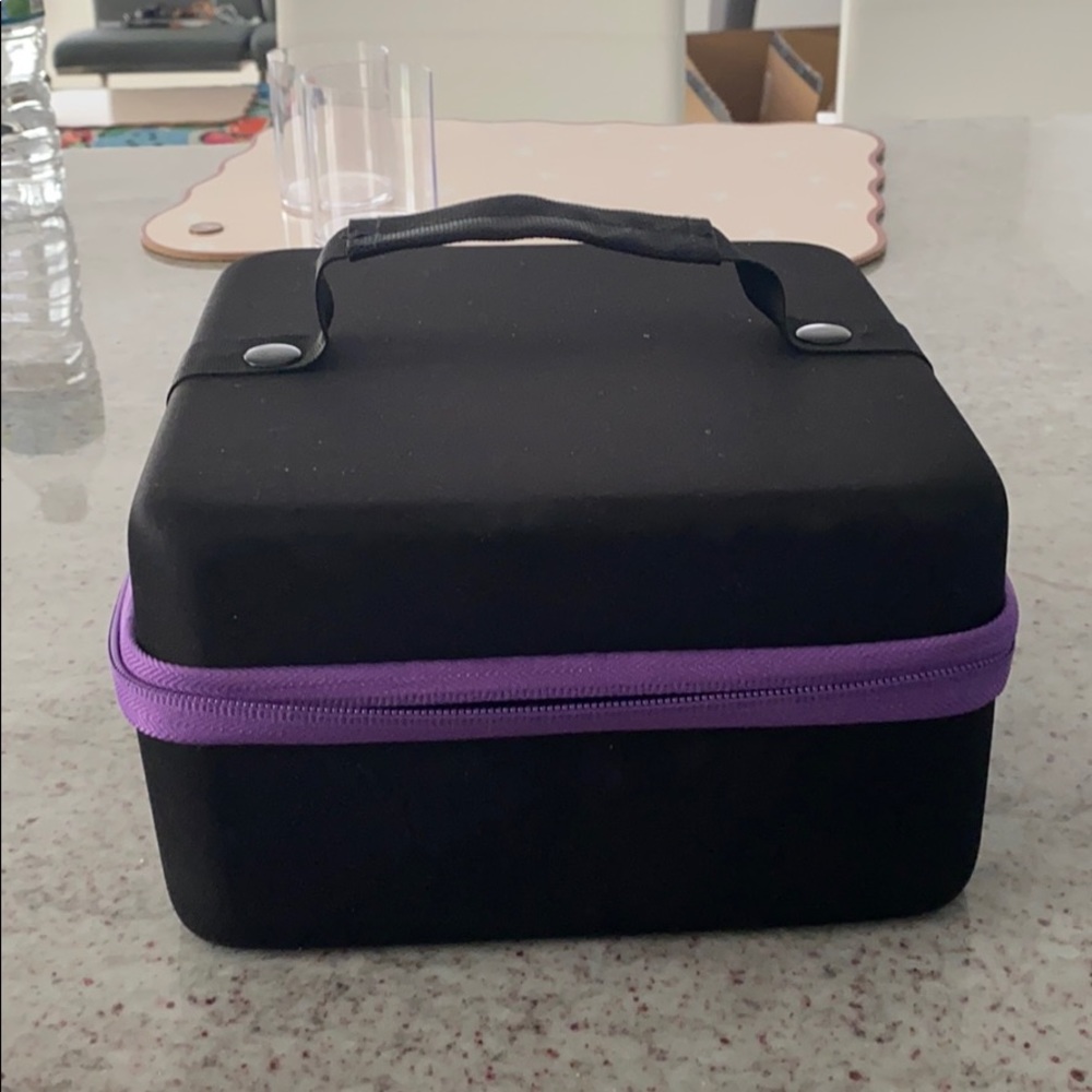 essential oil holder